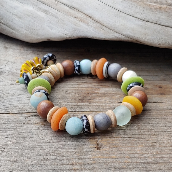 SALE!! "Floral my World" Essential Oil Diffuser Bracelet Issabeau Jewelry - Picture 6 of 9